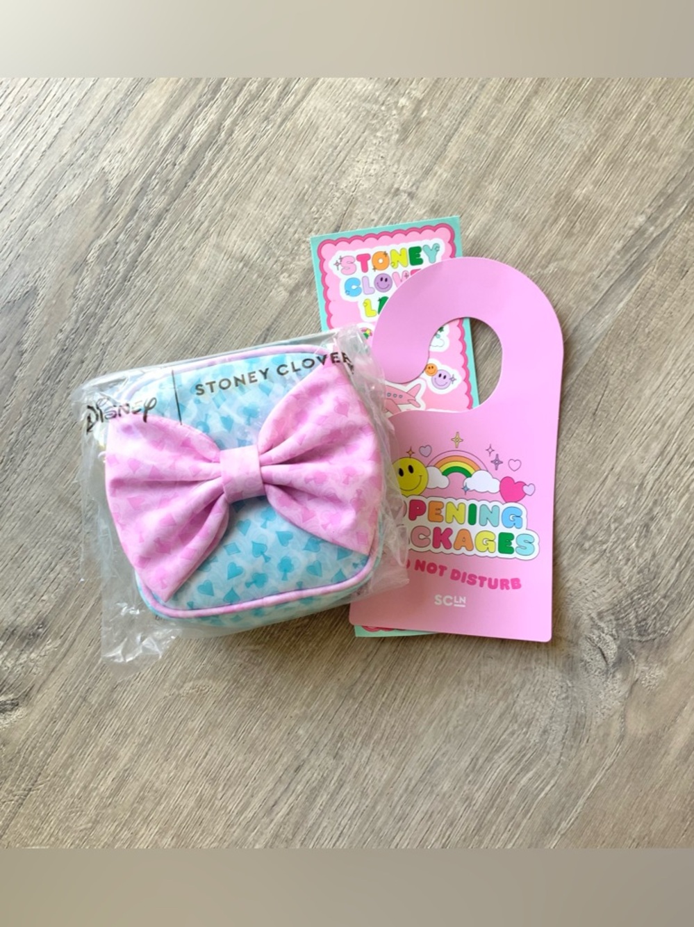 NWT📚 Stoney Clover Lane x Disney Alice in Wonderland Mini Pouch